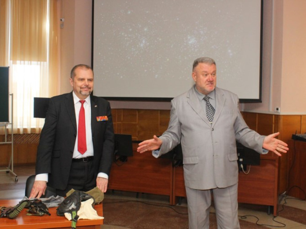 Зустріч студентів із директором полтавського музею авіації і космонавтики