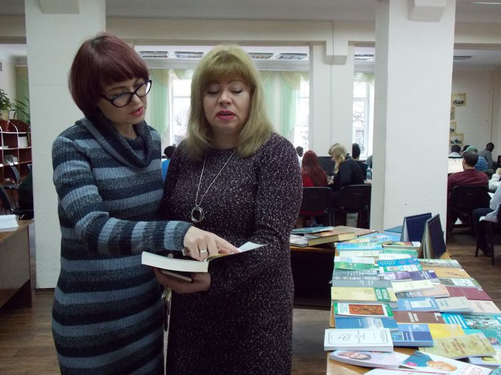 14 лютого – Міжнародний день дарування книг.
