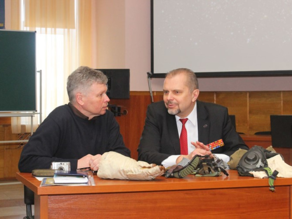 Зустріч студентів із директором полтавського музею авіації і космонавтики