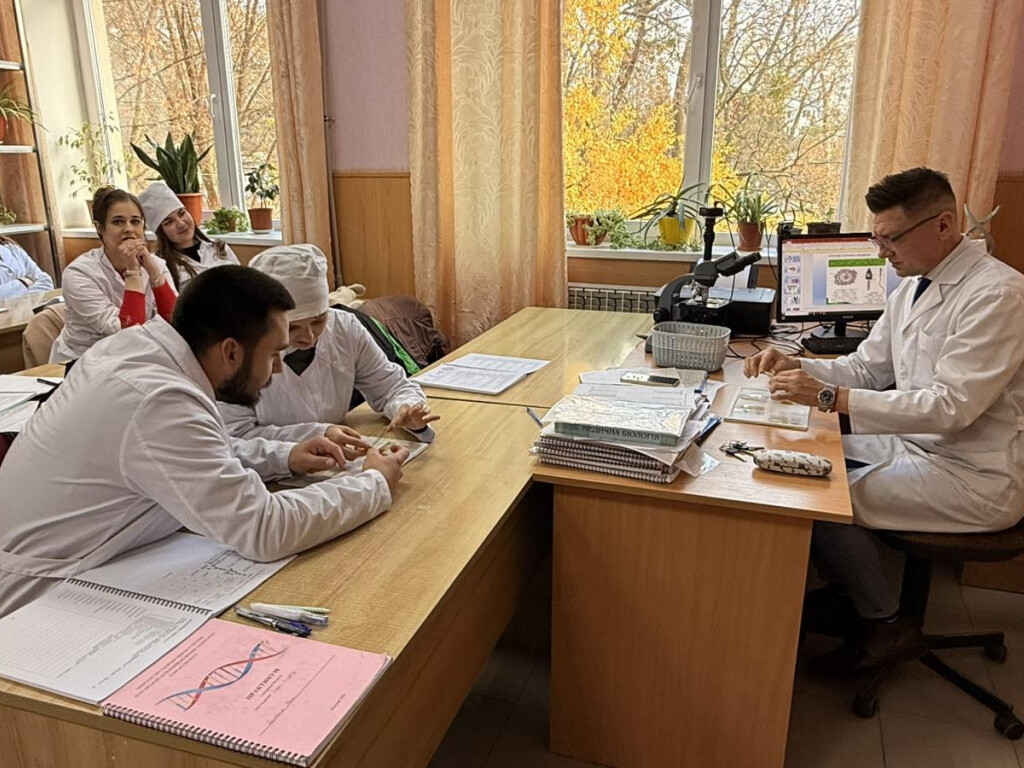 Засідання студентської наукової групи кафедри біології