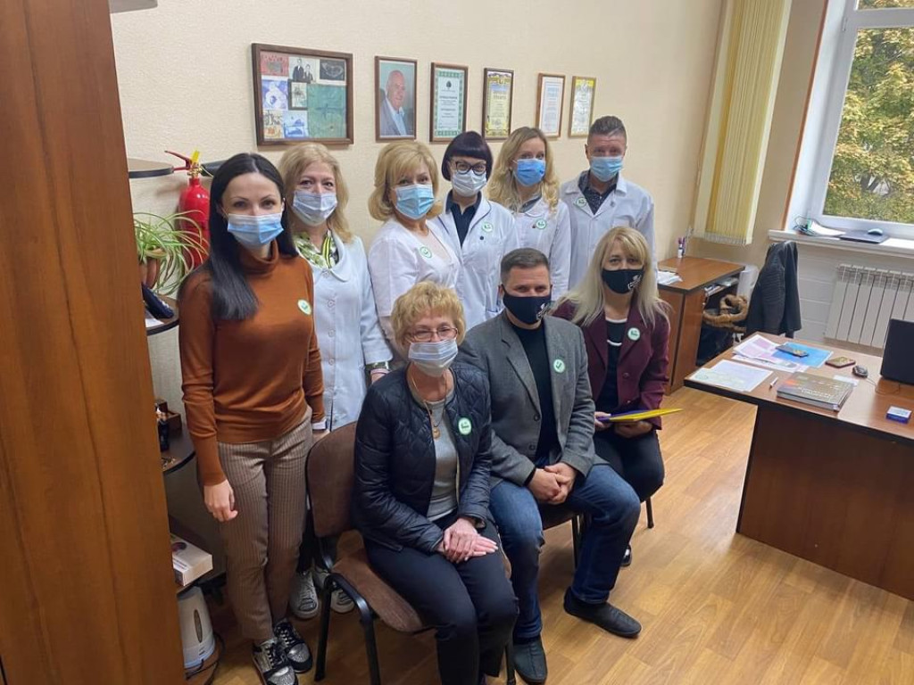На кафедрі медичної біології відбулася робоча нарада групи сприяння академічній доброчесності за участі декана факультету Дениса Капустянського.