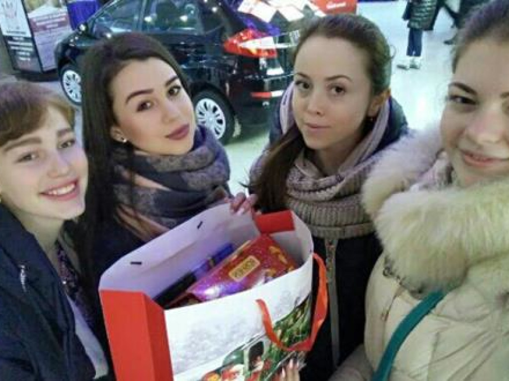 Студенти прийняли участь в благодійному проекті "Ялинка Янголів"
